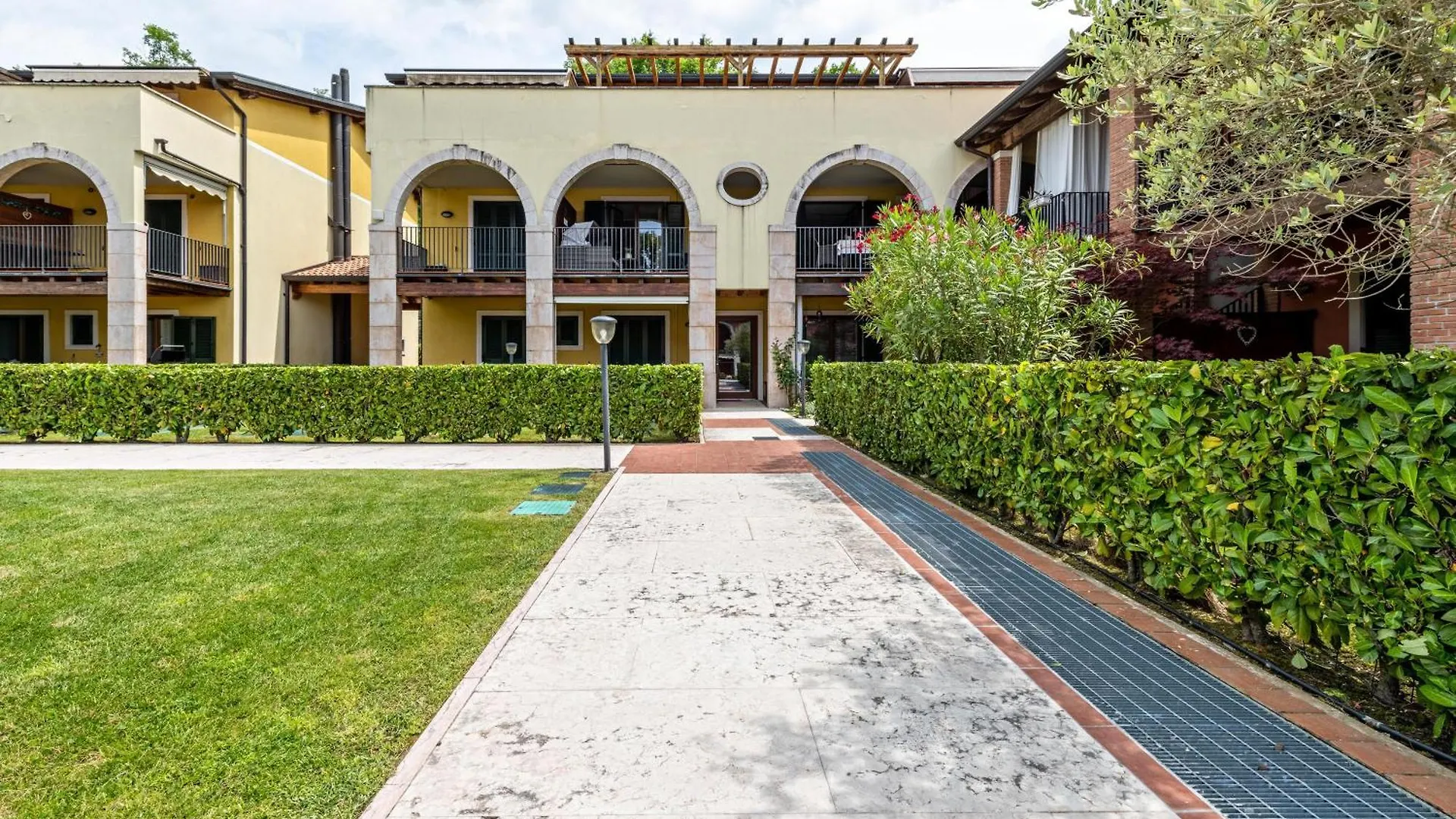 Apartment Residence Corte La Fiorita Costermano Italy
